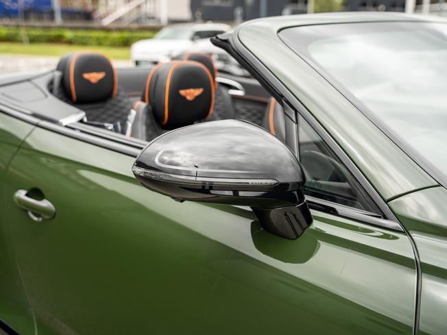 BENTLEY Continental Photo 39