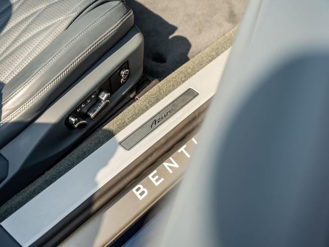 BENTLEY Continental Photo 36