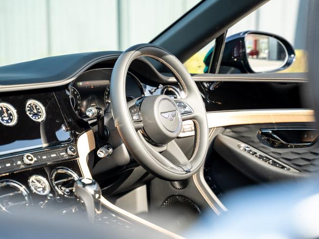 BENTLEY Continental GTC Photo 12