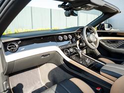 BENTLEY Continental GTC Photo 2