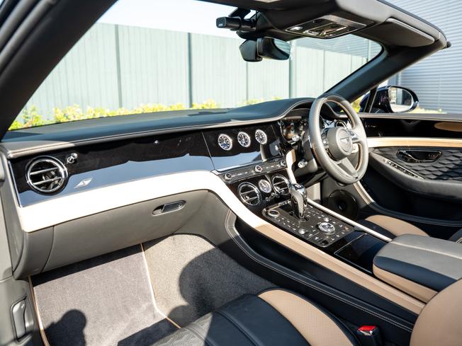 BENTLEY Continental GTC Photo 2