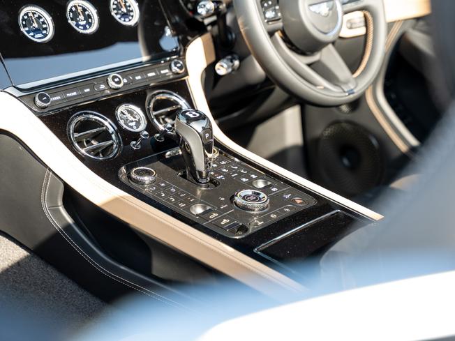 BENTLEY Continental GTC Photo 20
