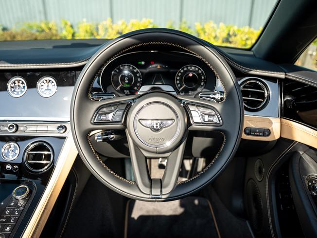 BENTLEY Continental GTC Photo 21