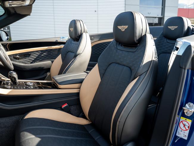BENTLEY Continental GTC Photo 25