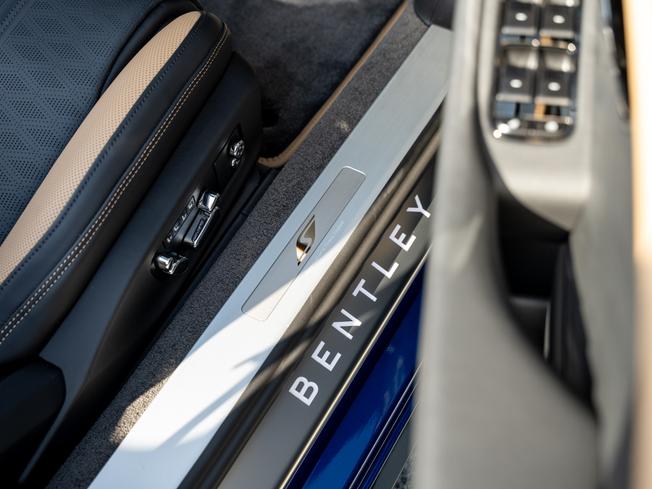 BENTLEY Continental GTC Photo 32
