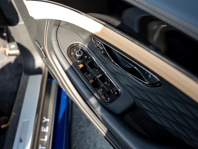 BENTLEY Continental GTC Photo 36
