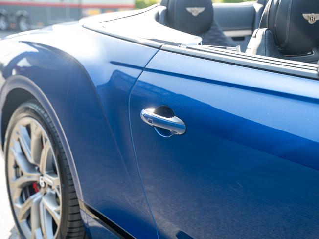 BENTLEY Continental GTC Photo 39