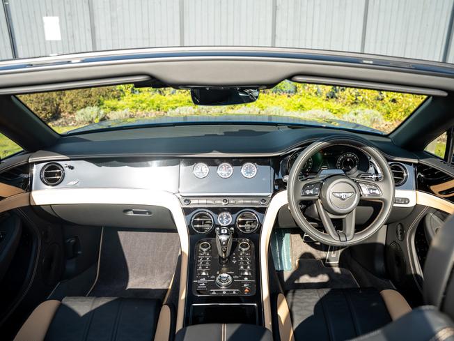 BENTLEY Continental GTC Photo 4