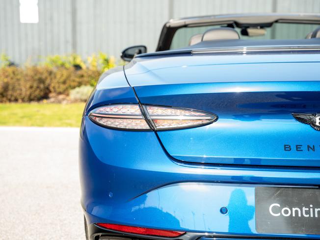 BENTLEY Continental GTC Photo 42