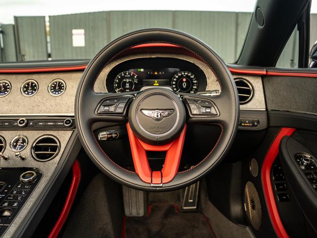 BENTLEY Continental GTC Photo 22