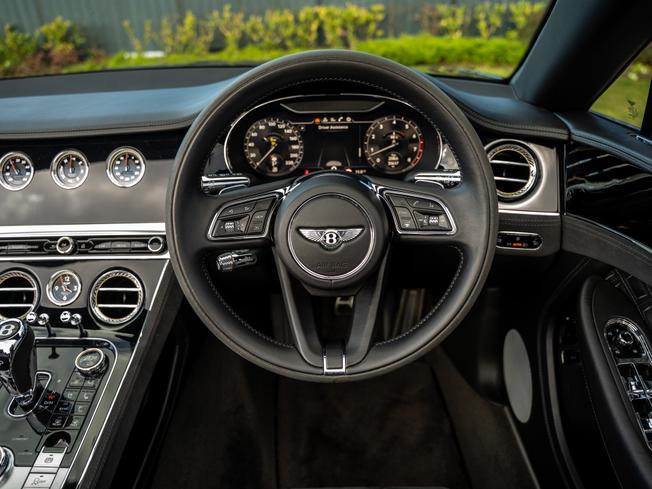 BENTLEY Continental Photo 17