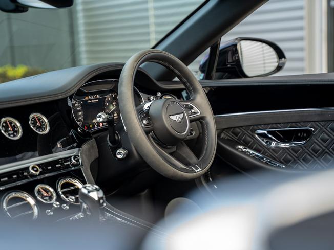 BENTLEY Continental Photo 18