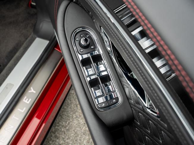 BENTLEY Continental Photo 33