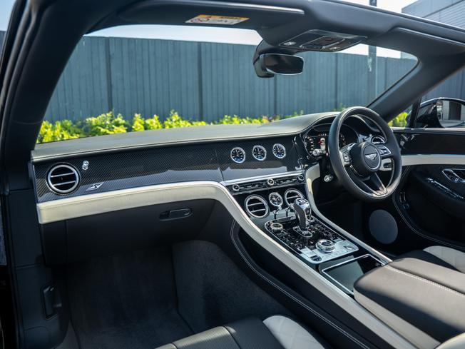BENTLEY Continental Photo 2