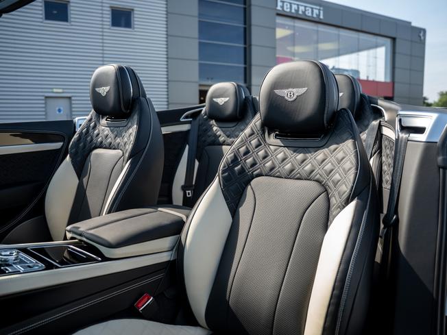 BENTLEY Continental Photo 23