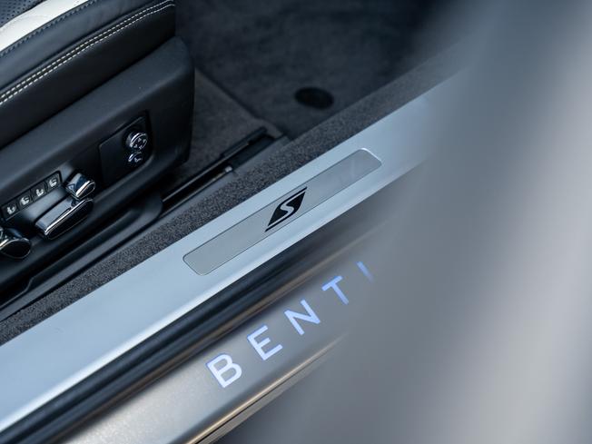 BENTLEY Continental Photo 32