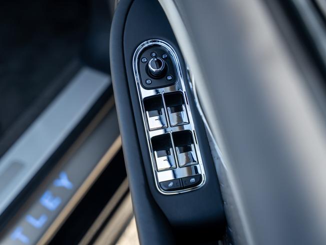 BENTLEY Continental Photo 34
