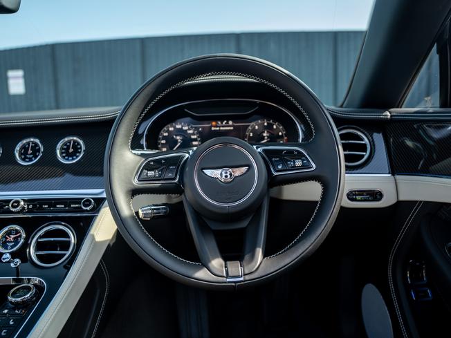 BENTLEY Continental Photo 4