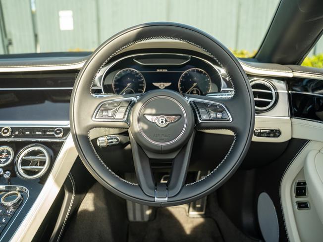 BENTLEY Continental GTC Photo 19