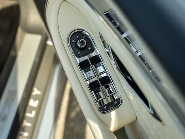 BENTLEY Continental GTC Photo 31