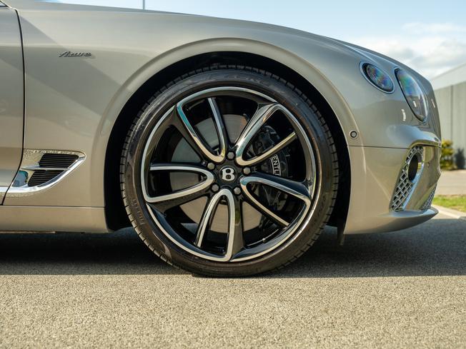 BENTLEY Continental GTC Photo 6