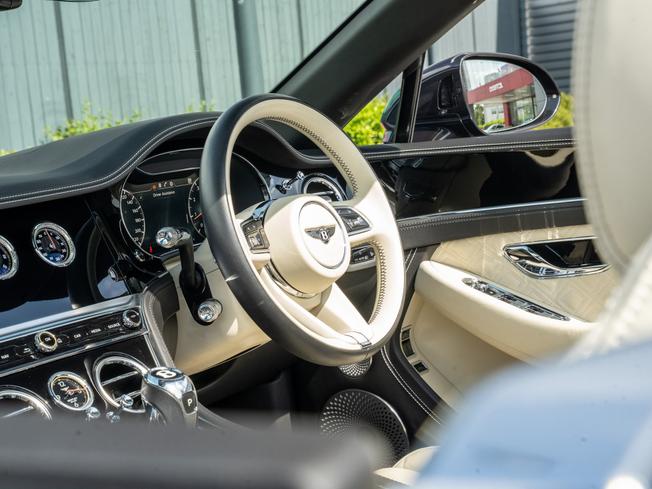 BENTLEY Continental Photo 12