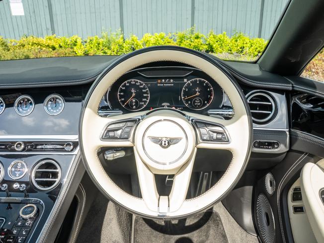 BENTLEY Continental Photo 19