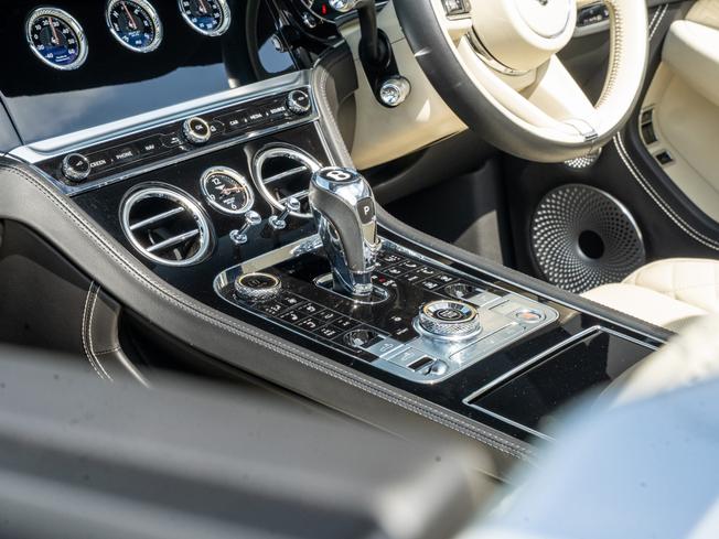 BENTLEY Continental Photo 31