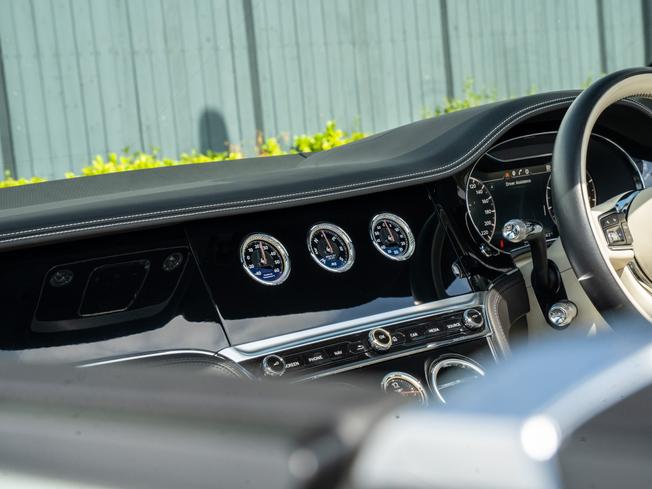 BENTLEY Continental Photo 36