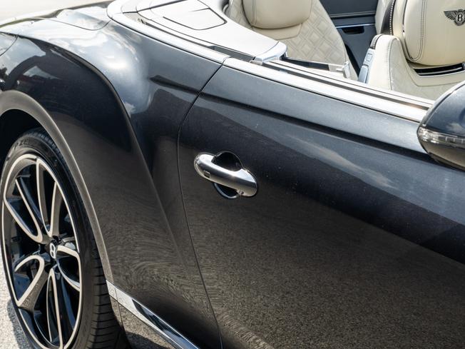 BENTLEY Continental Photo 39