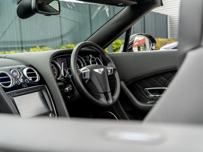 BENTLEY Continental Photo 12