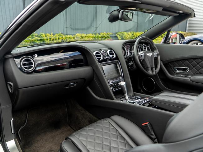 BENTLEY Continental Photo 2