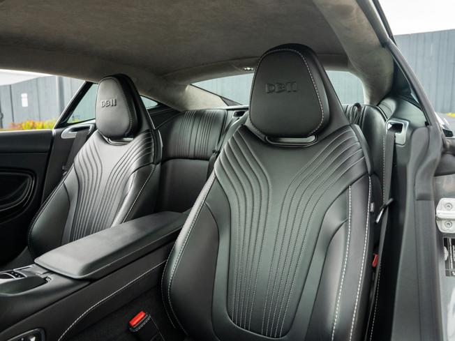 ASTON MARTIN DB11 Photo 12