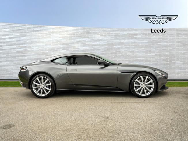 ASTON MARTIN DB11 Photo 15