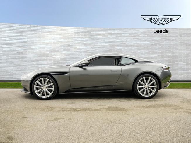 ASTON MARTIN DB11 Photo 16