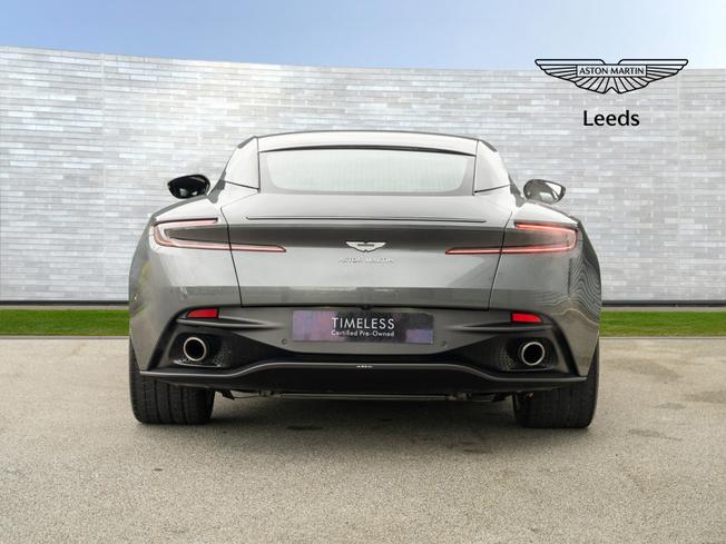 ASTON MARTIN DB11 Photo 17