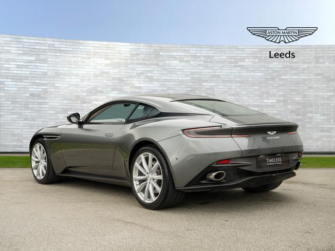 ASTON MARTIN DB11 Photo 2