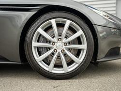 ASTON MARTIN DB11 Photo 4