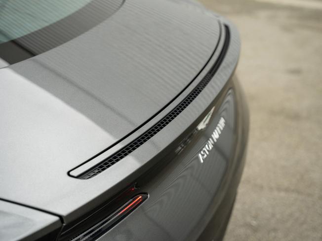 ASTON MARTIN DB11 Photo 41