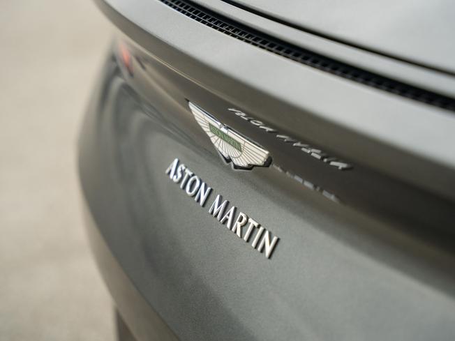 ASTON MARTIN DB11 Photo 8