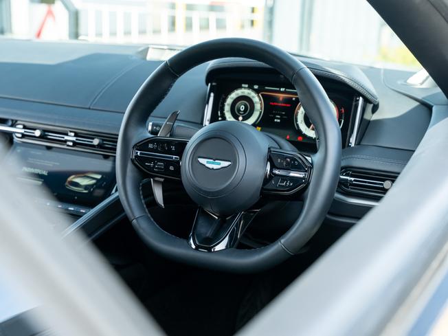ASTON MARTIN Db12 Photo 20