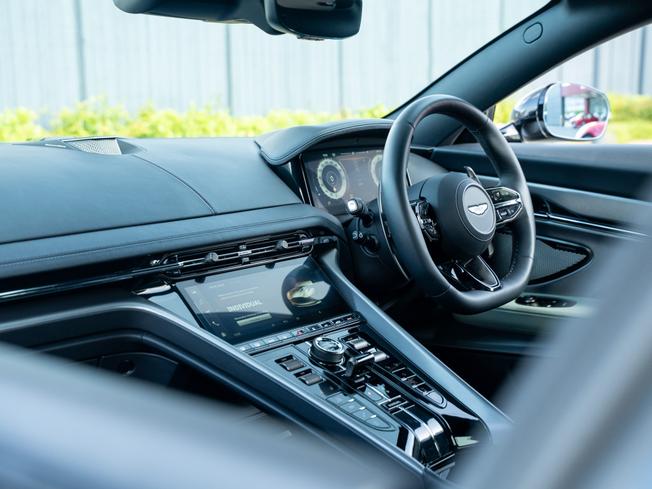 ASTON MARTIN Db12 Photo 22