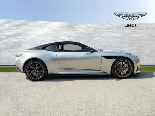 ASTON MARTIN Db12 Photo 30