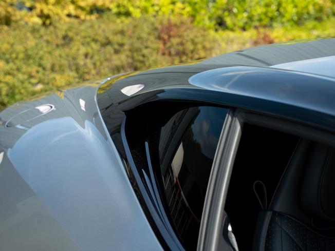 ASTON MARTIN Db12 Photo 31