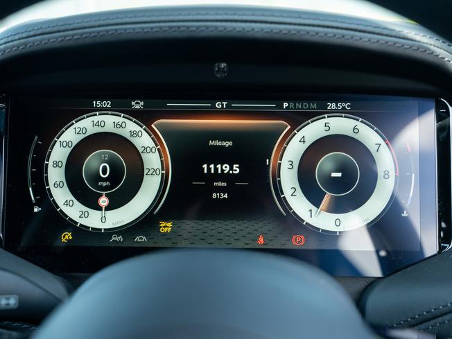 ASTON MARTIN Db12 Photo 6