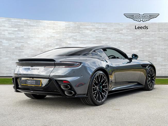 ASTON MARTIN DB12 Photo 37