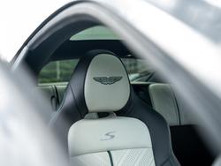 ASTON MARTIN DB12 Photo 5