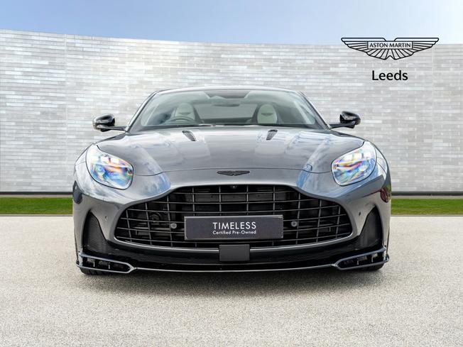 ASTON MARTIN DB12 Photo 6