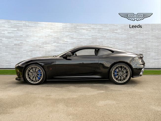 ASTON MARTIN DB12 S Coupe Photo 24