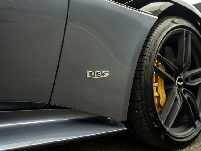 ASTON MARTIN DBS Photo 31